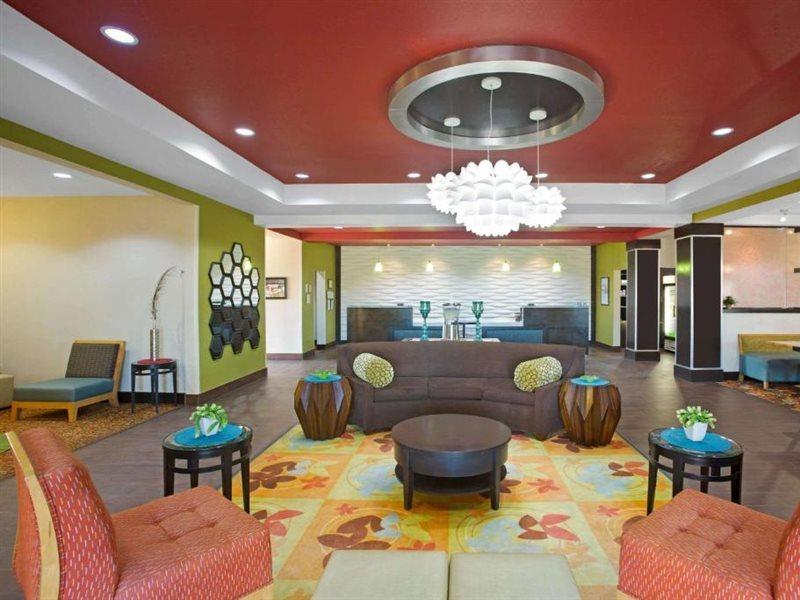 La Quinta By Wyndham Pearsall Εξωτερικό φωτογραφία